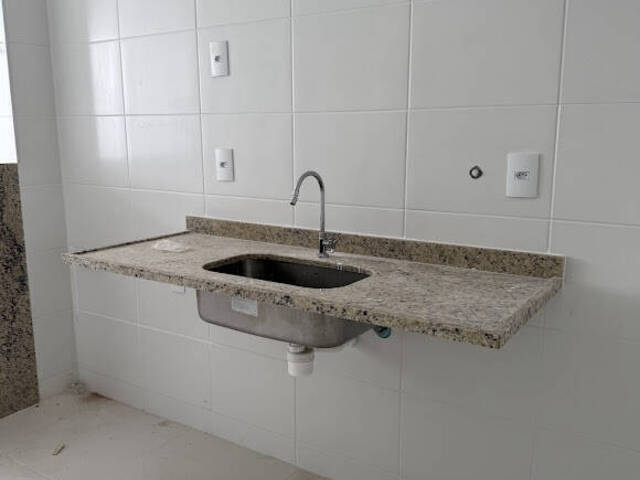 #32 - Apartamento para Venda em Cabo Frio - RJ