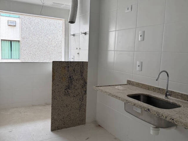 #32 - Apartamento para Venda em Cabo Frio - RJ